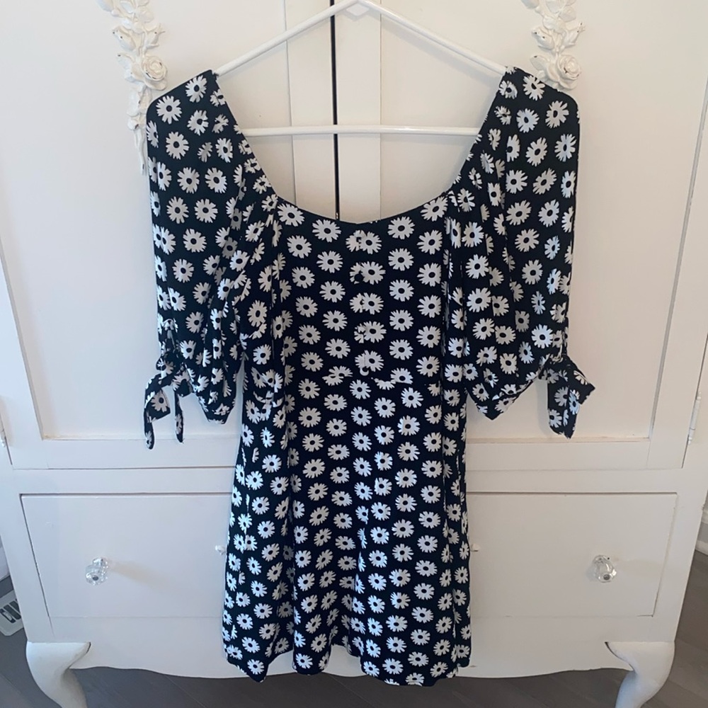 Black n white daisy sundress